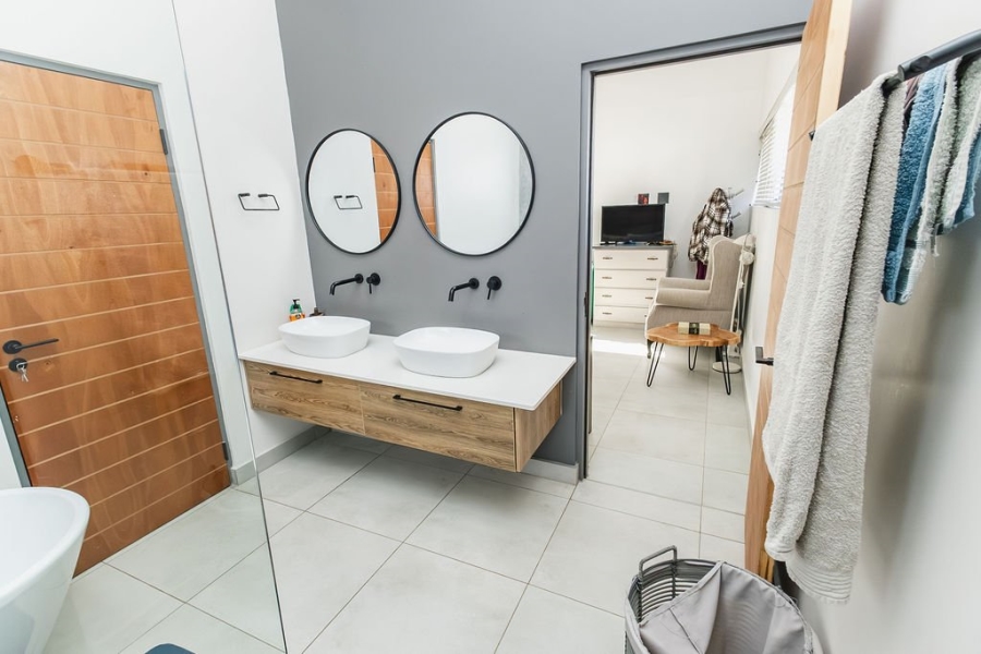 4 Bedroom Property for Sale in Woodland Hills Bergendal Free State